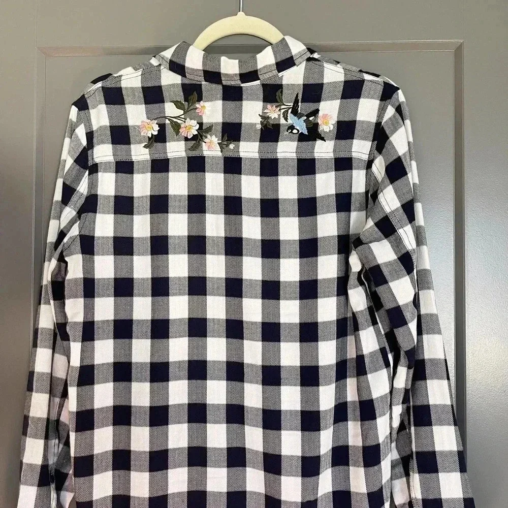 Cupcakes And Cashmere Check Floral Embroidery Collared Button Down Shirt Small - Picture 11 of 11